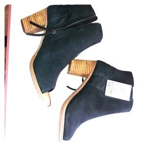 Sz 10 Toms booties